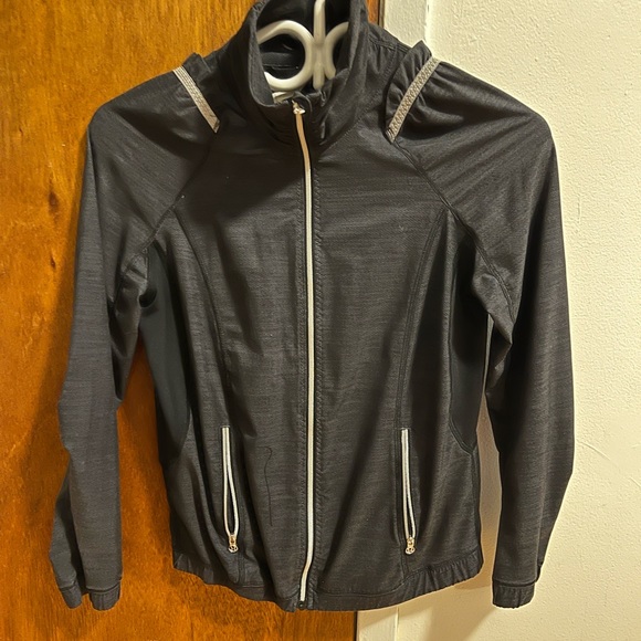 Lululemon lightweight thin jacket - Picture 2 of 6